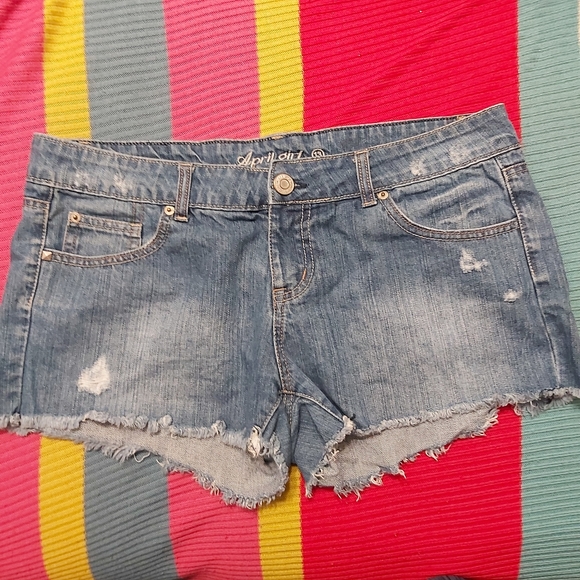 3/20$: Women's Short: Size 13 - Picture 2 of 5